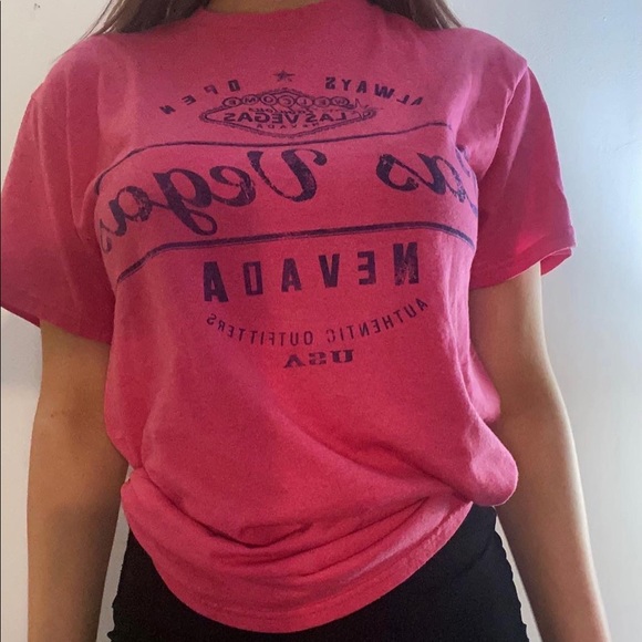 ✿ las vegas hot pink t-shirt (no tag) ✿ - Picture 2 of 2